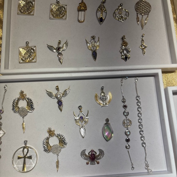 Unlisted items 2 - 02/12 - Picture 2 of 14